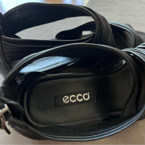 Gladiator sandals in size 7 - Picture 3 of 5